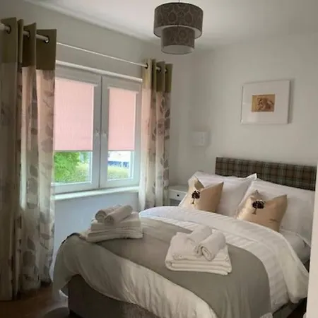 Апартаменты Location, Location - Modern 2 Bed In