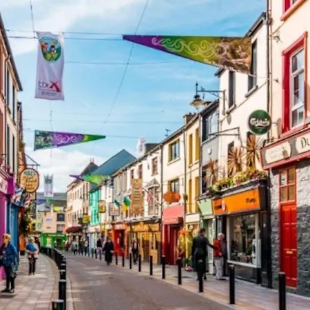 Apartment Location, Location - Modern 2 Bed In *